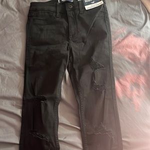 Hollister High-Rise Black Distressed Jeans Size 3-R